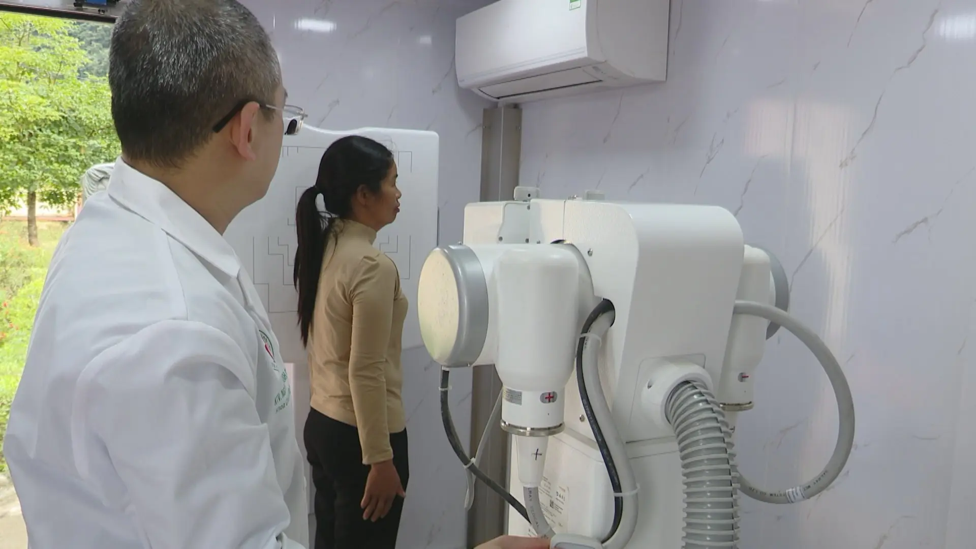 Khám, cấp phát thuốc miễn phí cho người dân Cao Bằng